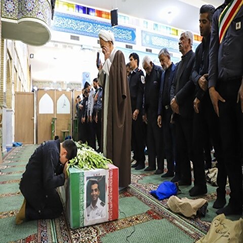 تصاویر: تشییع پیکر مطهر آتش‌نشان فداکار «محسن میرشکار» – کرمان