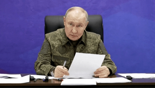 پوتین: وضعیت میدان نبرد، یک «تراژدی» برای مردم اوکراین است/ این تراژدی ناشی از سیاستهای جنایتکارانه حکومت دزدی است که قدرت را در کییف به دست گرفته