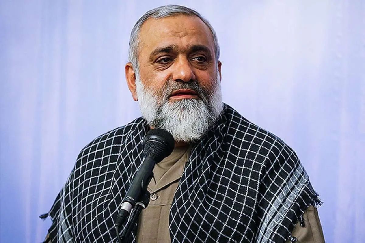 خیلی بعید میدانم که آمریکا و رژیم صهیونیستی مجدداً جرأت حمله داشته باشند/ دشمن در همه شئون، خیلی ناتوان و ضعیفتر از آن است که فکر میکنیم/ در نیویورک که مدتها در سیطره صهیونیستها بوده، کسی شهردار است که میخواهد نتانیاهو را دستگیر کند؛ لذا دنیا در حال تغییر است/ امروز شعارهایی که مدتها در نمازجمعههای ما سر داده میشد، از شرق آسیا تا غرب اروپا گسترش یافته