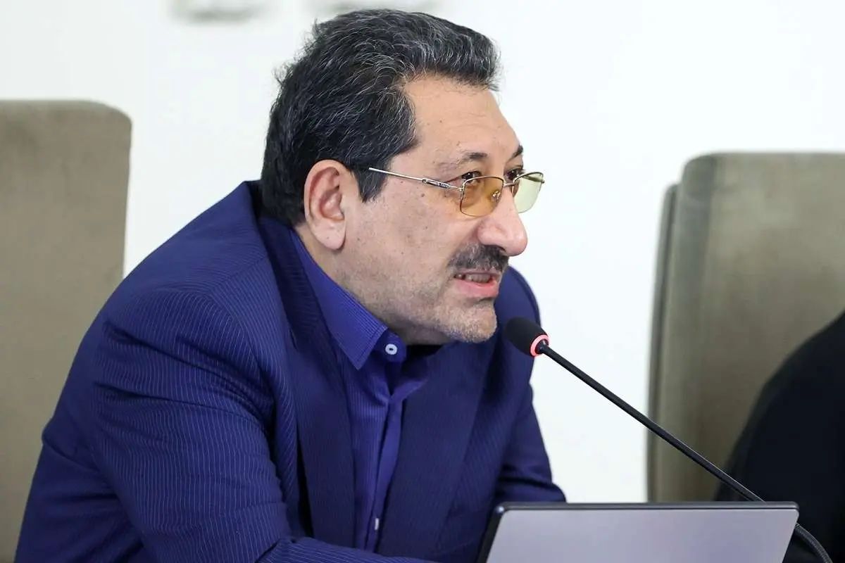 وزیر صمت: افزایش نرخ ارز محاسباتی گمرک به ۷۰ هزار تومان، اصلیترین دلیل رشد قیمت خودروهای مونتاژی است/ تعرفه خودروهای وارداتی به گونهای تعیین شده که خودروسازان مونتاژی هم به تولید ادامه دهند