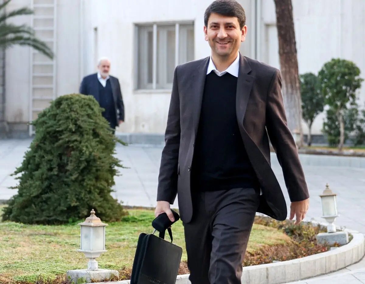 وزیر ارتباطات: محدودسازی اینترنت نه تنها کمکی نکرده، بلکه باعث افزایش چشمگیر کلاهبرداریهای آنلاین شده/ گاهی در جلسات کسانی با محدودیتها مخالفت میکنند، گاهی موافقت