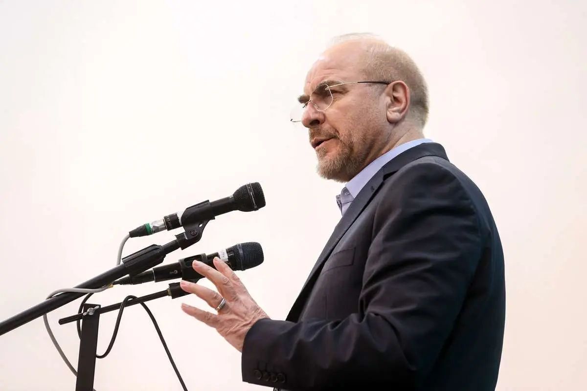 قالیباف: مسأله قانون حجاب برای برخی «سیاسی» شده/ ادعای اینکه در این مورد من یا شورای عالی امنیت ملی خلاف قانون انجام دادهایم، دقیق نیست/ برخی مطالب هم به نقل از مقام معظم رهبری به من نسبت دادهاند که صحیح نیست