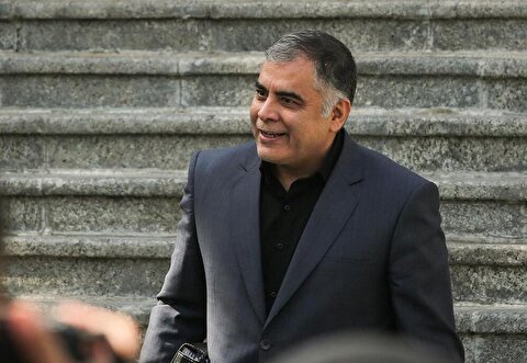 وزیر نفت: اثر تورمی اصلاح نرخ بنزین، ۰.۲ درصد پیش بینی میشود / این تغییرات، یک شروع برای اصلاح روند سوختگیری محسوب میشود / فقط خودروهای صفرِ تازه شمارهشده مشمول مقررات جدید هستند و تغییر مالک یا تعویض پلاک باعث حذف سهمیه نمیشود