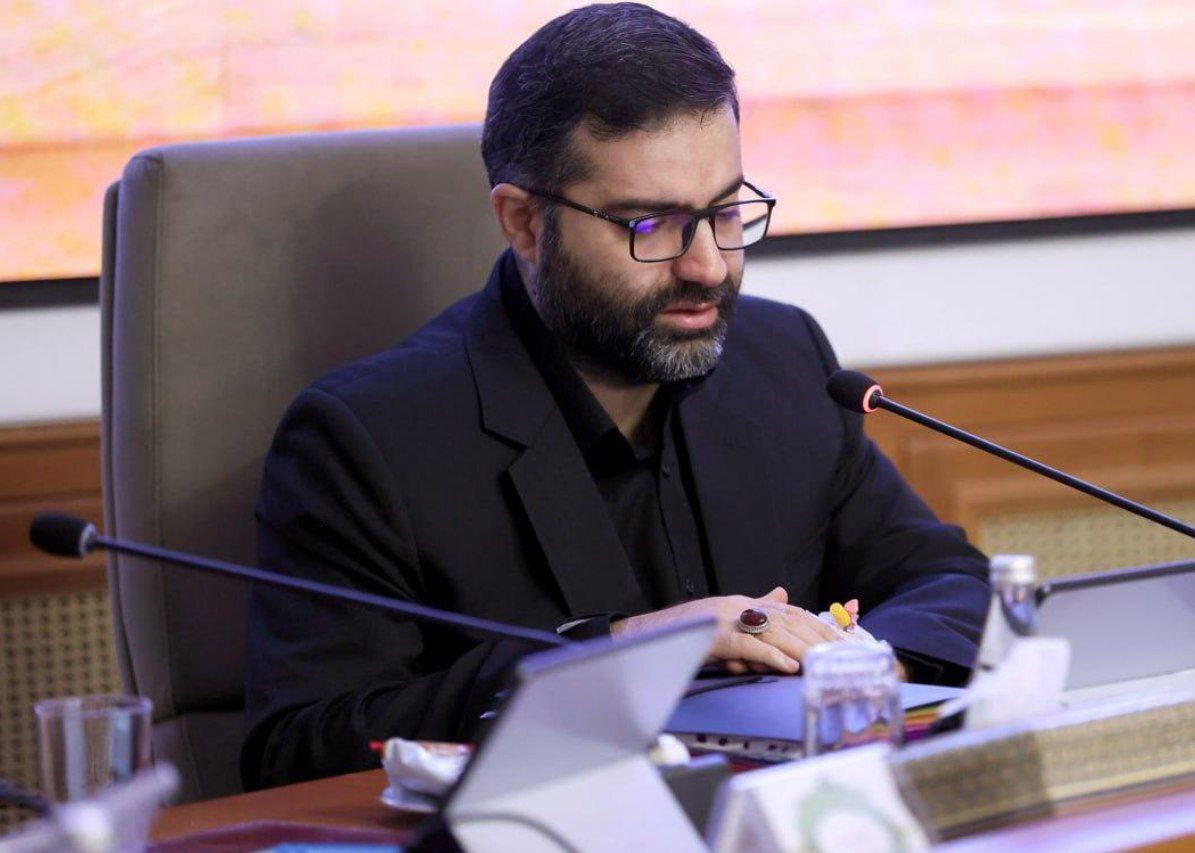 عکس/ سقاب اصفهانی در اولین جلسه هیئت دولت پس از درگذشت همسر و فرزندش