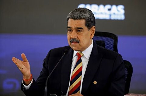 مادورو: تماس من با ترامپ، دوستانه و مبتنی بر احترام متقابل بود / از گفتوگو برای صلح و دیپلماسی استقبال میکنیم / ملت آمریکا از جنگ خسته شده؛ آنها نمیخواهند تجربهٔ لیبی، عراق، افغانستان و ویتنام تکرار شود