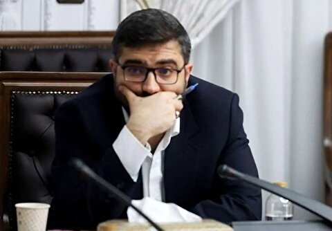 بعد از درگذشت همسر و دختر، پسر سقاب اصفهانی، معاون رییسجمهور نیز درگذشت