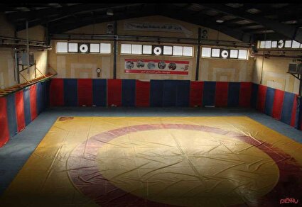 ببینید / قمه کشی وحشتناک در سالن کشتی نهاوند