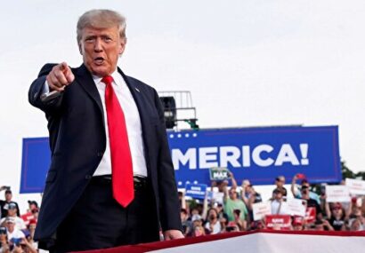 اکونومیست: «استراتژی امنیت ملی» ترامپ، جامع‌ترین بیانیه از معنای «اول آمریکا» است / در این سند، حتی یک کلمه انتقاد از چین یا روسیه هم به چشم نمی‌خورد / این سند، تشویق کشورها به پذیرش «تغییرات دموکراتیک» را رد می‌کند؛ چیزی که مورد پسند روسیه، چین و پادشاهی‌های خاورمیانه است / در برخی نقاط به‌ویژه آسیا، ترامپ انتظار دارد کشورها همچون متحدانی مطیع رفتار کنند