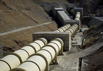 بهره‌برداری از طرح انتقال آب دریا به فلات مرکزی، حد فاصل سیرجان تا اصفهان با دستور پزشکیان آغاز شد / هزینه این طرح ۳۵ همت و طول پروژه ۸۰۰ کیلومتر است